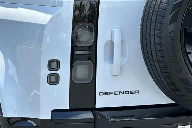 2026 Land Rover Defender P400 X-Dynamic SE