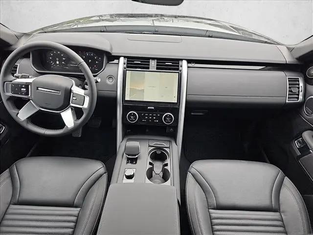 2025 Land Rover Discovery P300 S