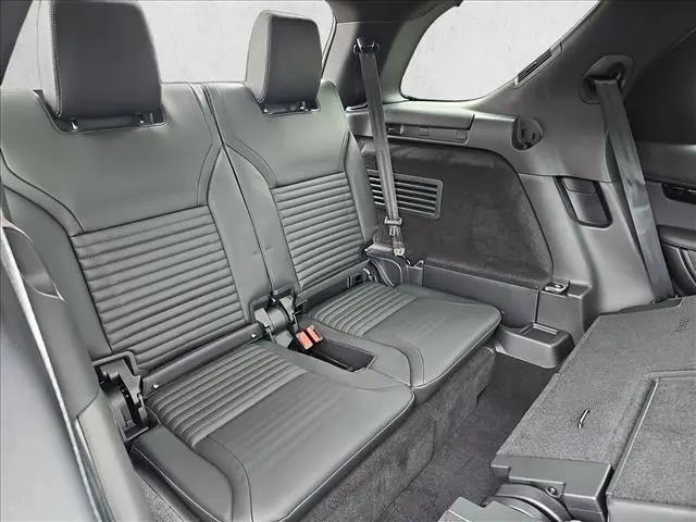 2025 Land Rover Discovery P300 S