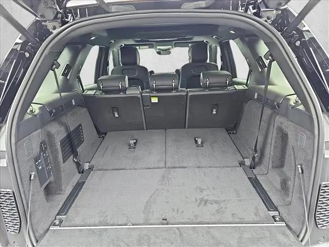 2025 Land Rover Discovery P300 S