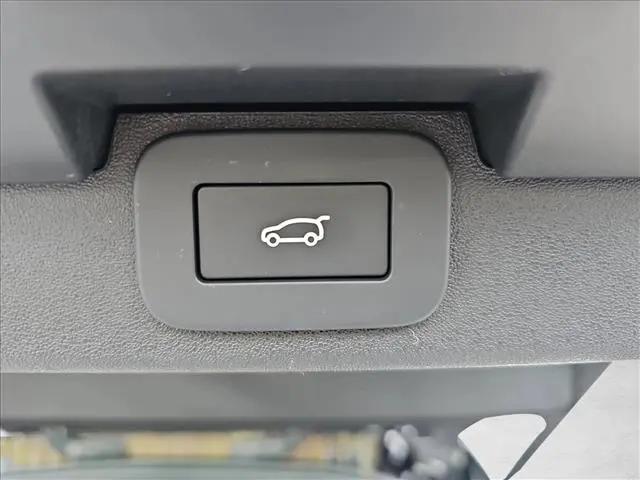 2025 Land Rover Discovery P300 S