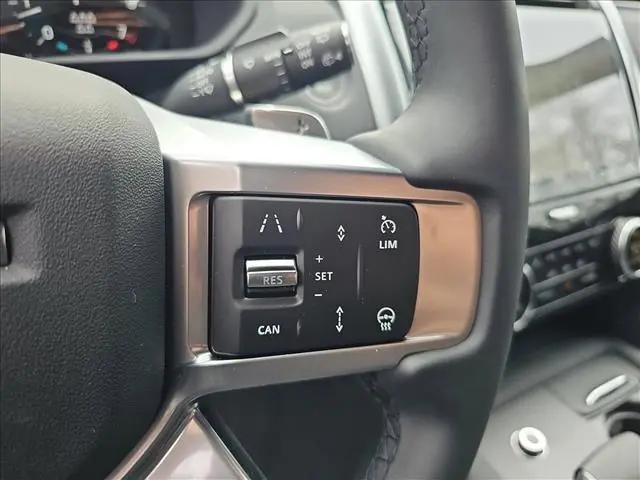 2025 Land Rover Discovery P300 S