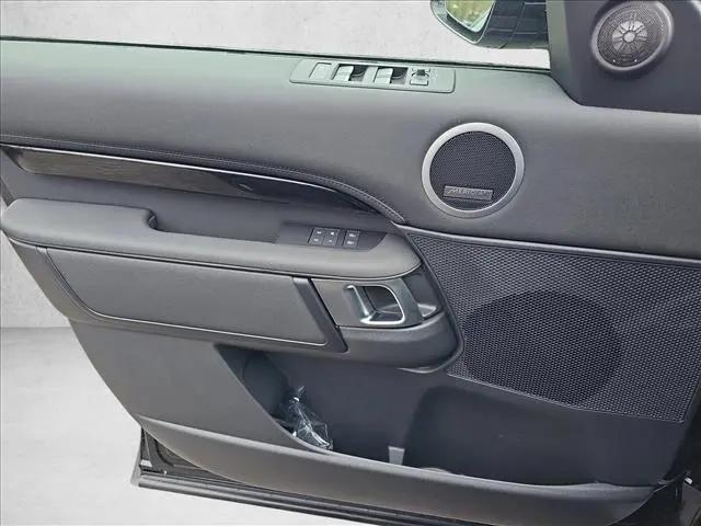 2025 Land Rover Discovery P300 S