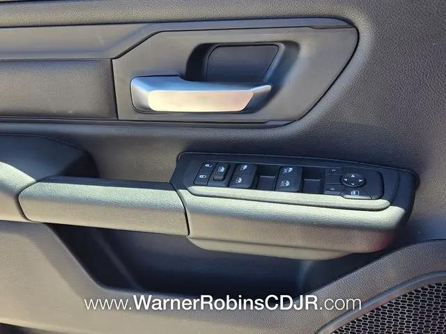2026 Ram 1500 Express Crew Cab 4x4 57 Box