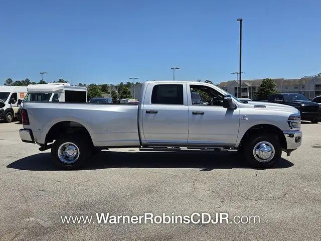2026 Ram 3500 Tradesman Crew Cab 4x4 8 Box