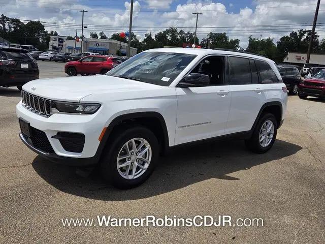 2026 Jeep Grand Cherokee Laredo 4x2