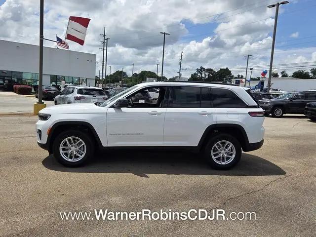 2026 Jeep Grand Cherokee Laredo 4x2