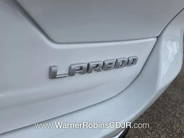 2026 Jeep Grand Cherokee Laredo 4x2