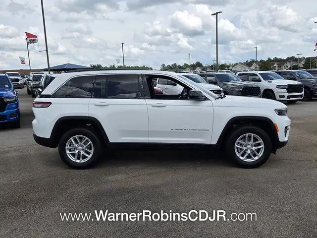 2026 Jeep Grand Cherokee Laredo 4x2