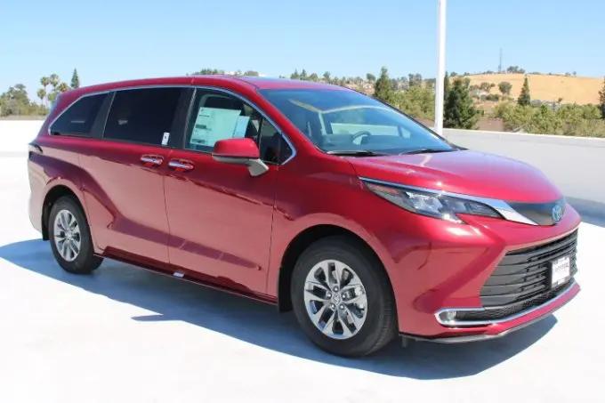 2026 Toyota Sienna XLE
