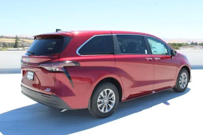2026 Toyota Sienna XLE