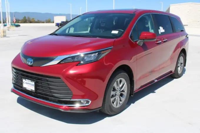 2026 Toyota Sienna XLE