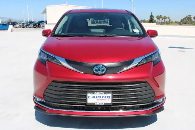 2026 Toyota Sienna XLE