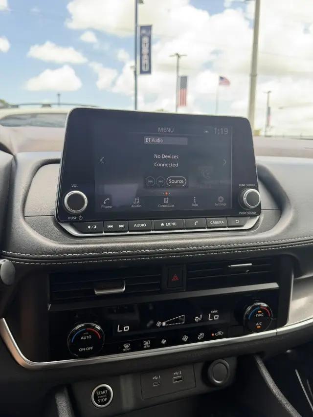 2023 Nissan Rogue SV Intelligent AWD