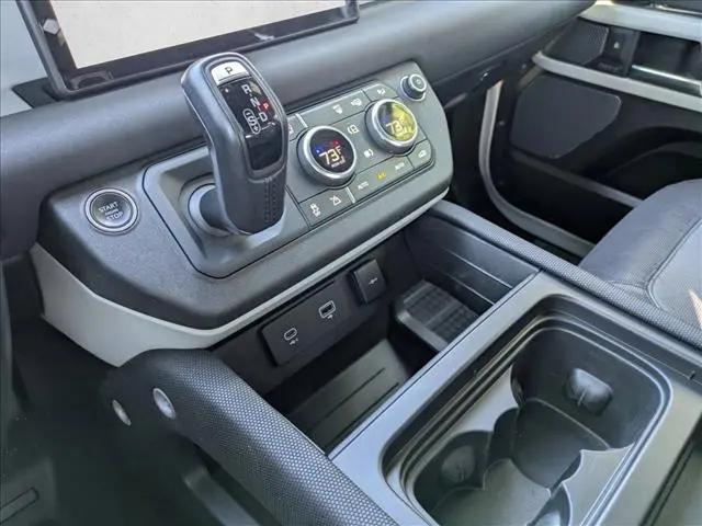 2022 Land Rover Defender 110 X-Dynamic SE