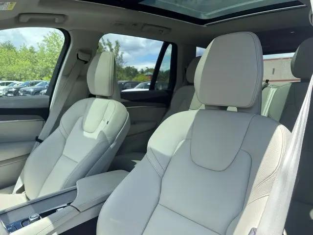 2025 Volvo XC90 Plug-In Hybrid Plus