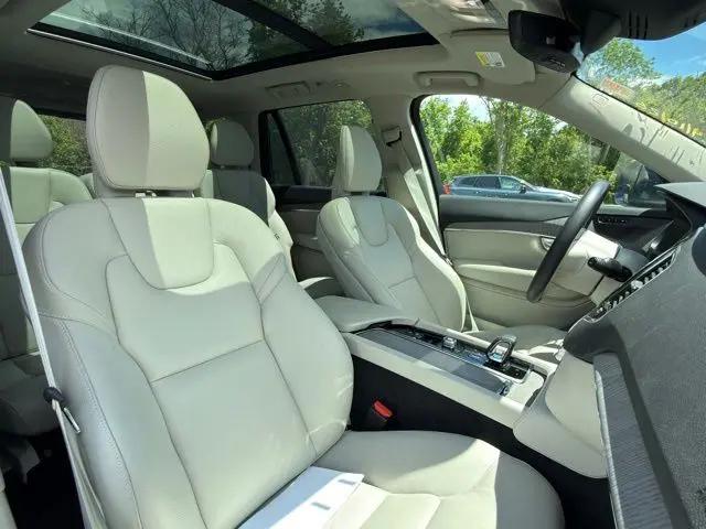 2025 Volvo XC90 Plug-In Hybrid Plus