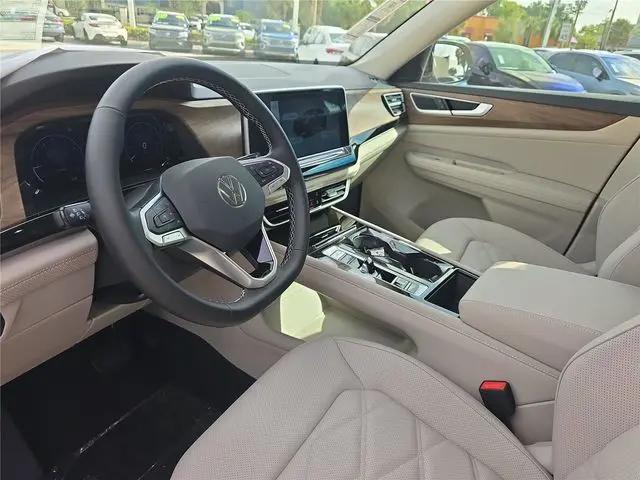 2026 Volkswagen Atlas SE with Technology