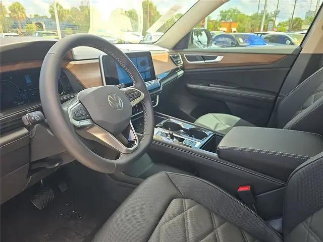 2026 Volkswagen Atlas SE with Technology