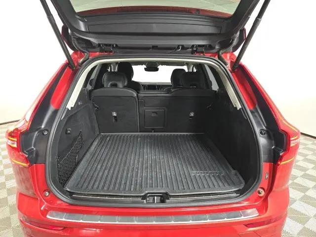 2023 Volvo XC60 B6 Ultimate Dark Theme