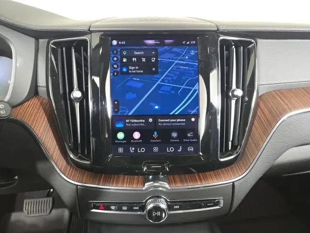 2023 Volvo XC60 B6 Ultimate Dark Theme