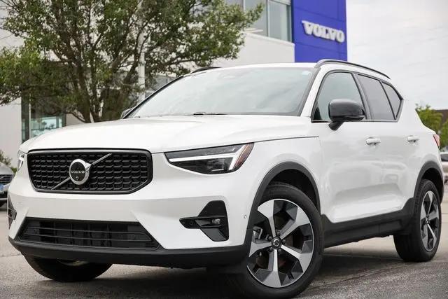 2026 Volvo XC40 Plus, B5 AWD Gas (mild hybrid), Dark for sale in Tinley Park, IL