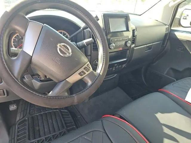 2013 Nissan Titan SV