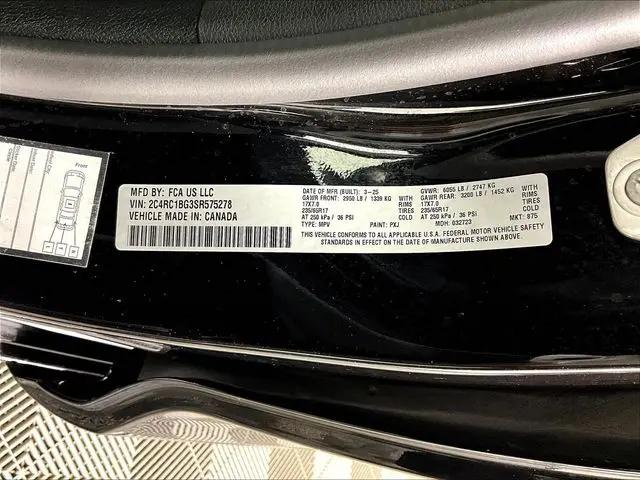 2025 Chrysler Pacifica Select