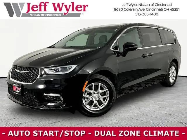 2025 Chrysler Pacifica Select for sale near Cincinnati, OH