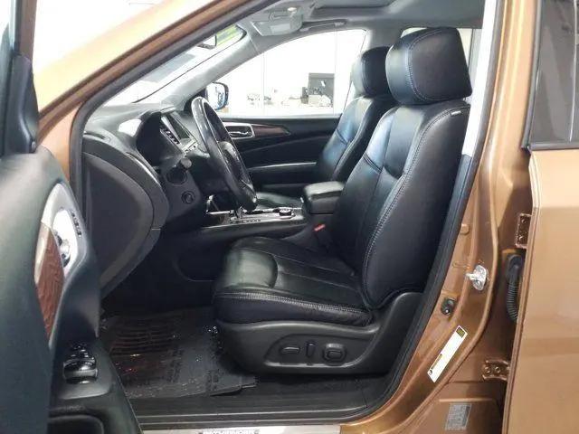 2017 Nissan Pathfinder Platinum