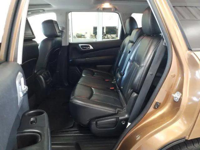 2017 Nissan Pathfinder Platinum