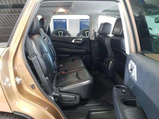 2017 Nissan Pathfinder Platinum