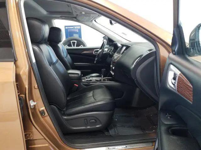 2017 Nissan Pathfinder Platinum