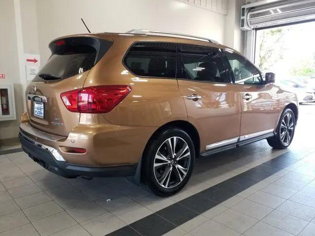 2017 Nissan Pathfinder Platinum