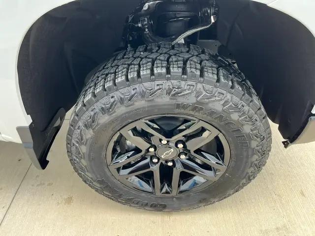 2026 Chevrolet Silverado 1500 4WD Crew Cab Short Bed LT Trail Boss