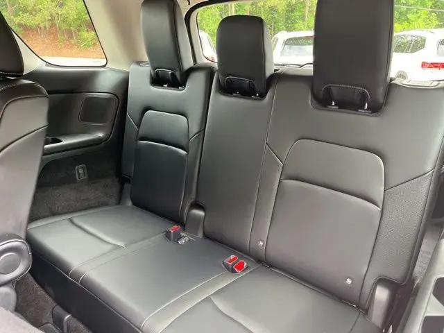 2023 Nissan Pathfinder SL FWD