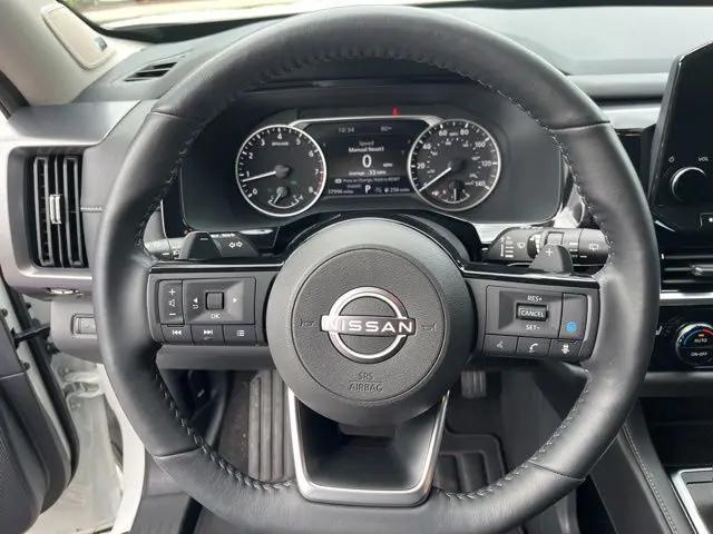 2023 Nissan Pathfinder SL FWD
