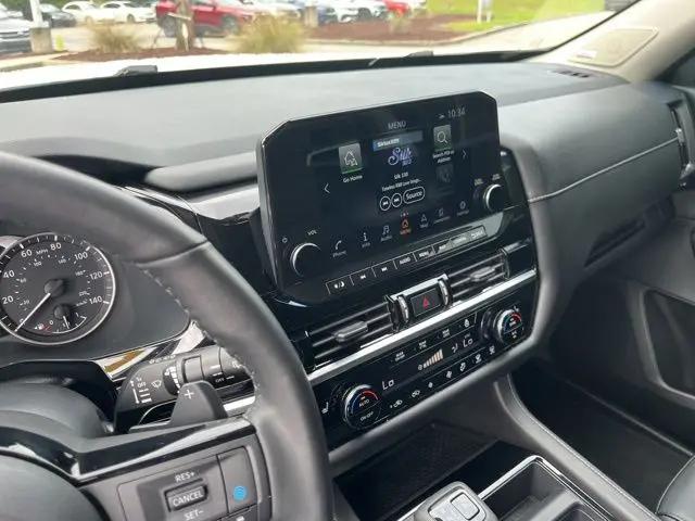 2023 Nissan Pathfinder SL FWD