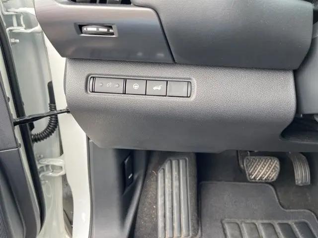 2023 Nissan Pathfinder SL FWD