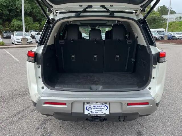 2023 Nissan Pathfinder SL FWD