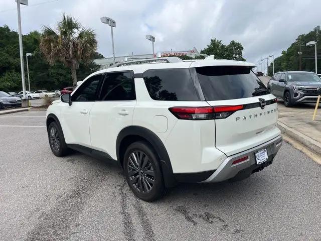 2023 Nissan Pathfinder SL FWD