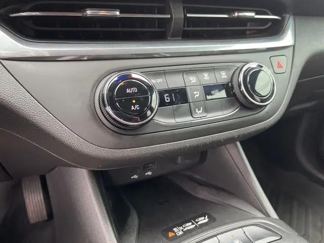 2024 Buick NV Preferred FWD