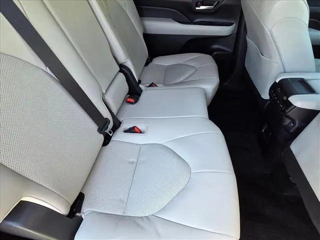 2025 Toyota Grand Highlander Hybrid XLE