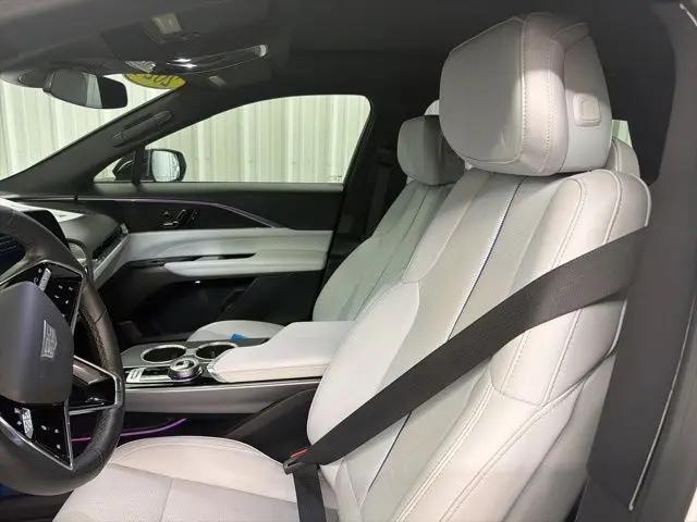 2024 Cadillac iQ Luxury w/1SC