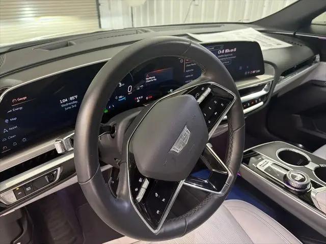 2024 Cadillac iQ Luxury w/1SC