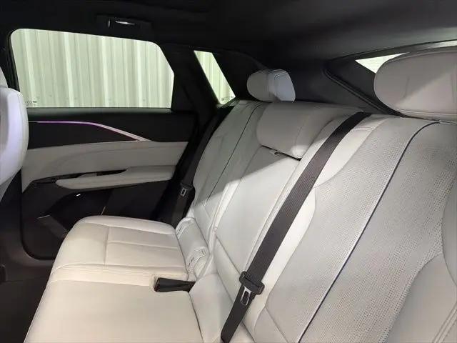 2024 Cadillac iQ Luxury w/1SC