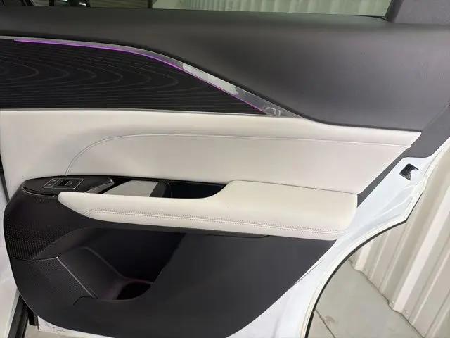 2024 Cadillac iQ Luxury w/1SC