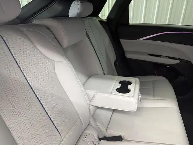2024 Cadillac iQ Luxury w/1SC