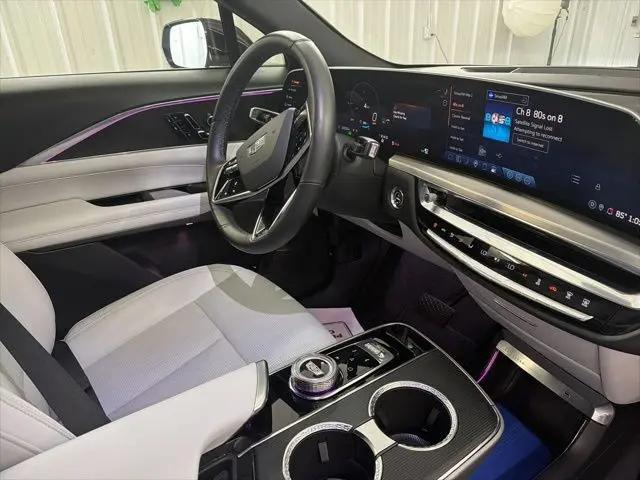 2024 Cadillac iQ Luxury w/1SC