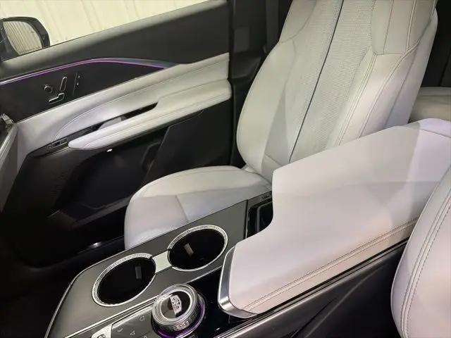 2024 Cadillac iQ Luxury w/1SC